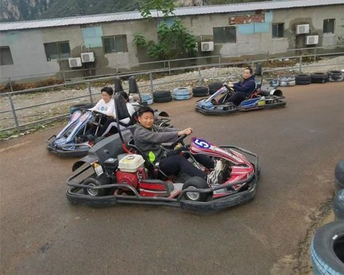 卡丁車加速轉向技巧